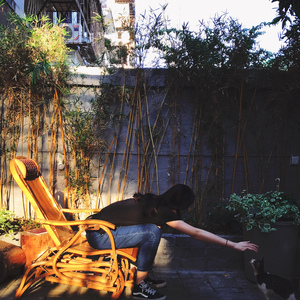 14学生光着露出奶头
