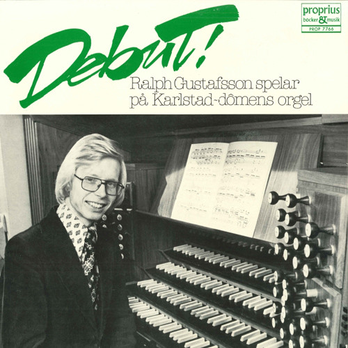 14学生光着露出奶头
